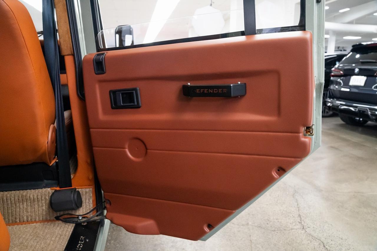 1987 Land Rover Defender 110 5-Speed Manual Heated Seats 3rd Row Seating Portland OR