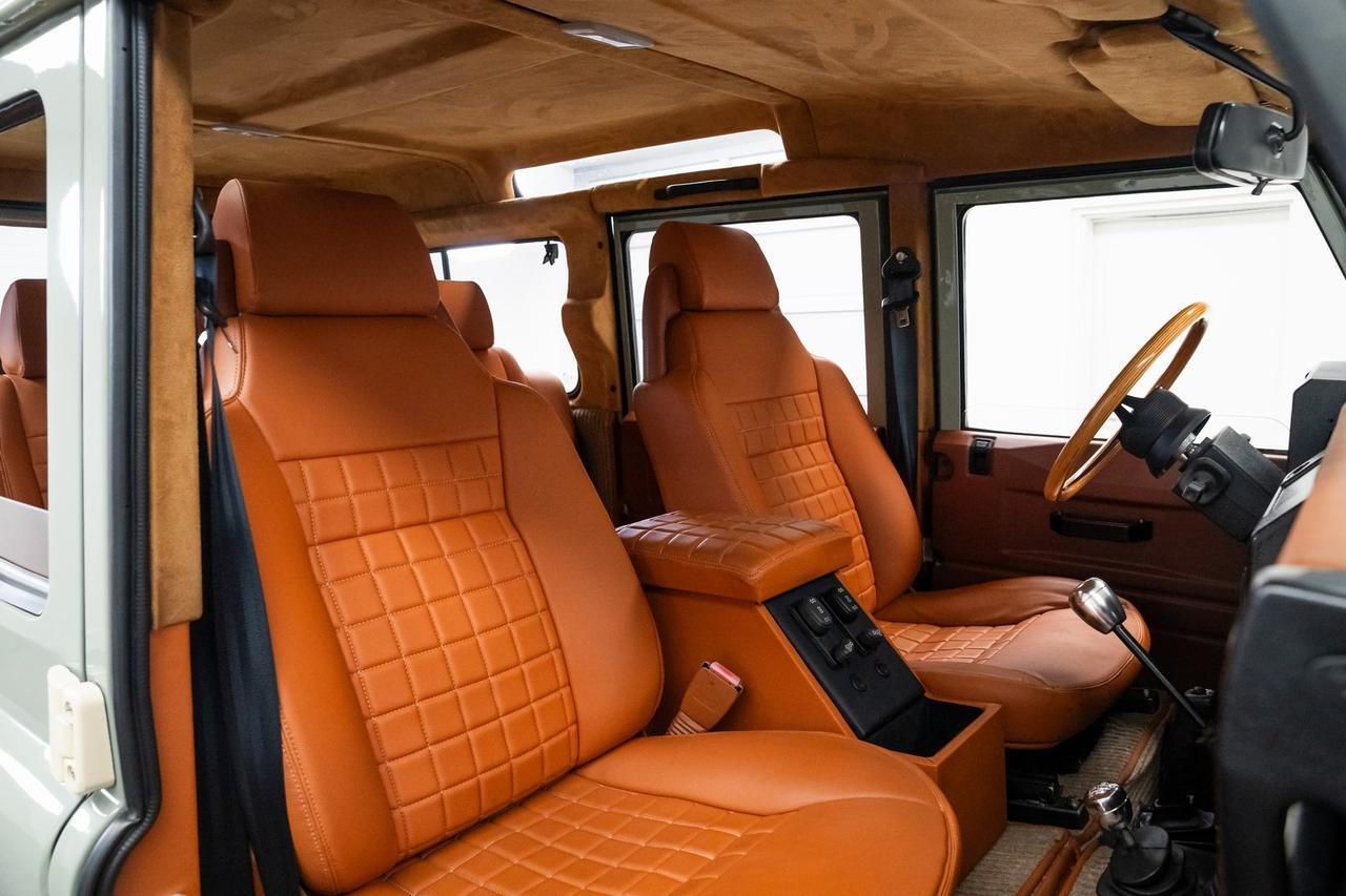 1987 Land Rover Defender 110 5-Speed Manual Heated Seats 3rd Row Seating Portland OR