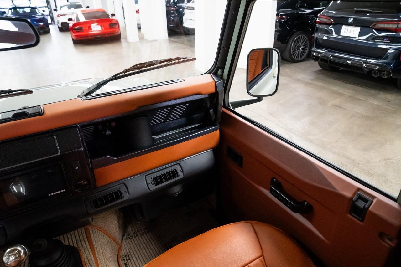 1987 Land Rover Defender 110 5-Speed Manual Heated Seats 3rd Row Seating Portland OR