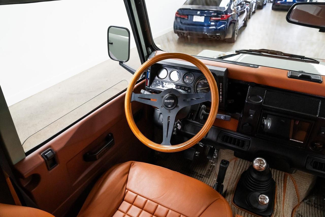 1987 Land Rover Defender 110 5-Speed Manual Heated Seats 3rd Row Seating Portland OR