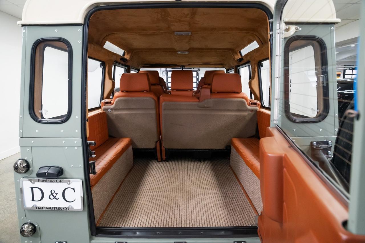 1987 Land Rover Defender 110 5-Speed Manual Heated Seats 3rd Row Seating Portland OR