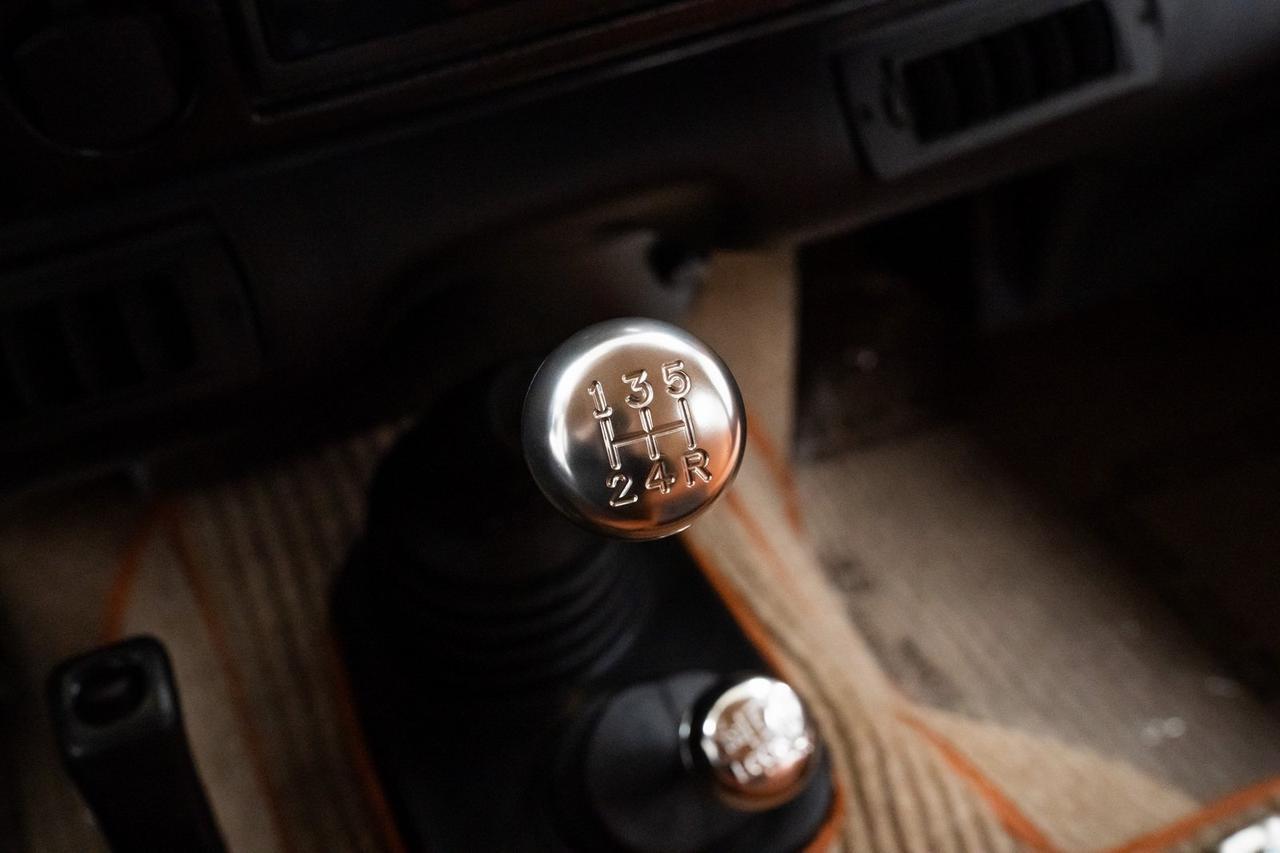 1987 Land Rover Defender 110 5-Speed Manual Heated Seats 3rd Row Seating Portland OR