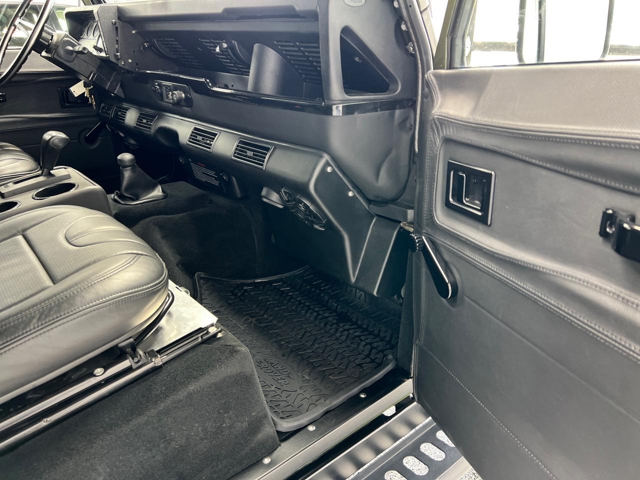 1987 Land Rover Defender 110 Full Frame-off Restoration by Warren Defender, 2.8L 300tdi Houston TX