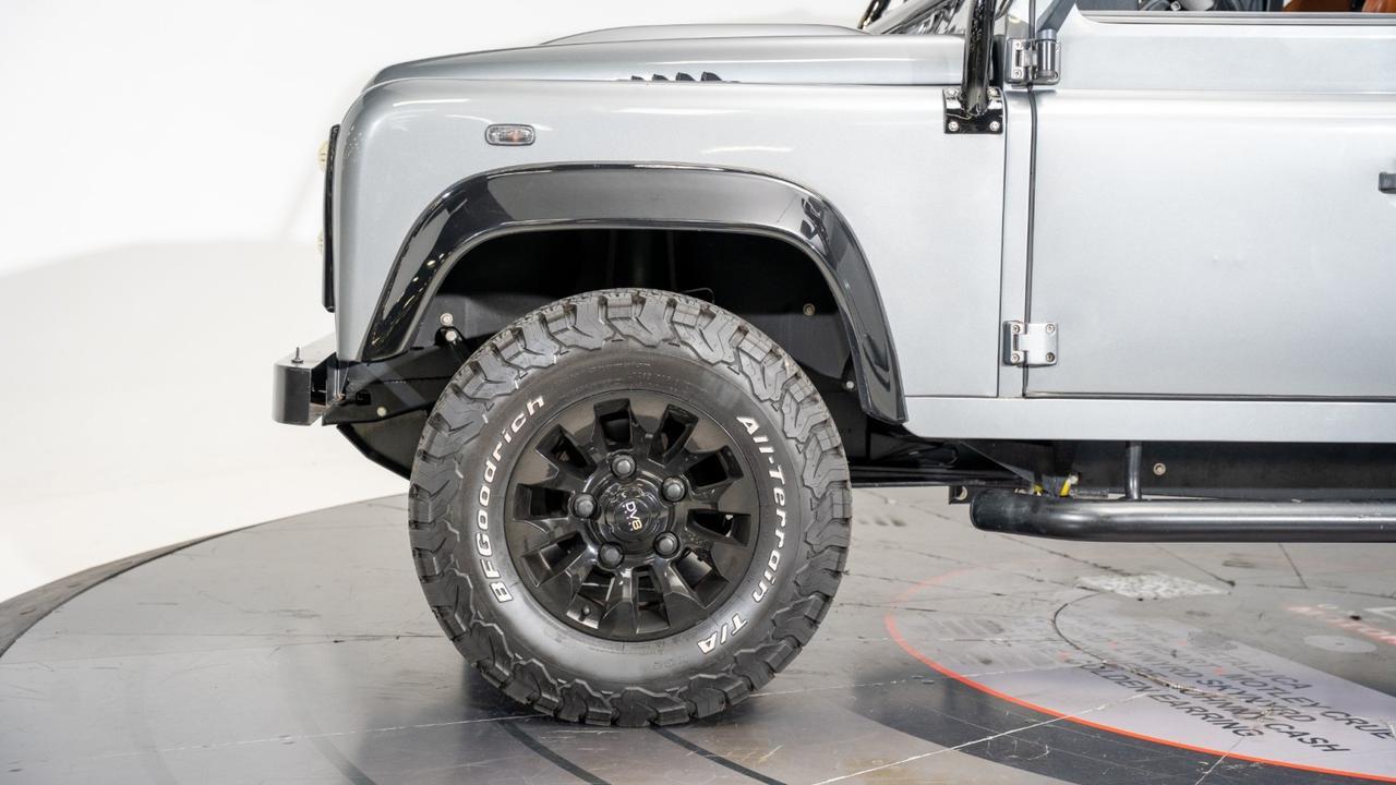1987 Land Rover Defender 110 W/ Custom Diamond Stitched Sport Seats Franklin TN