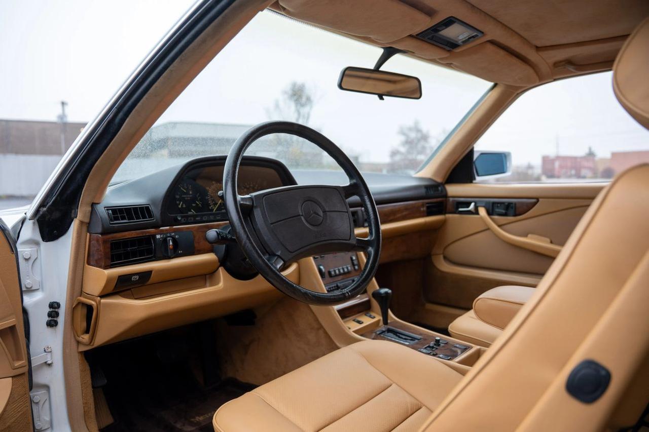 1987 Mercedes-Benz 560 Series