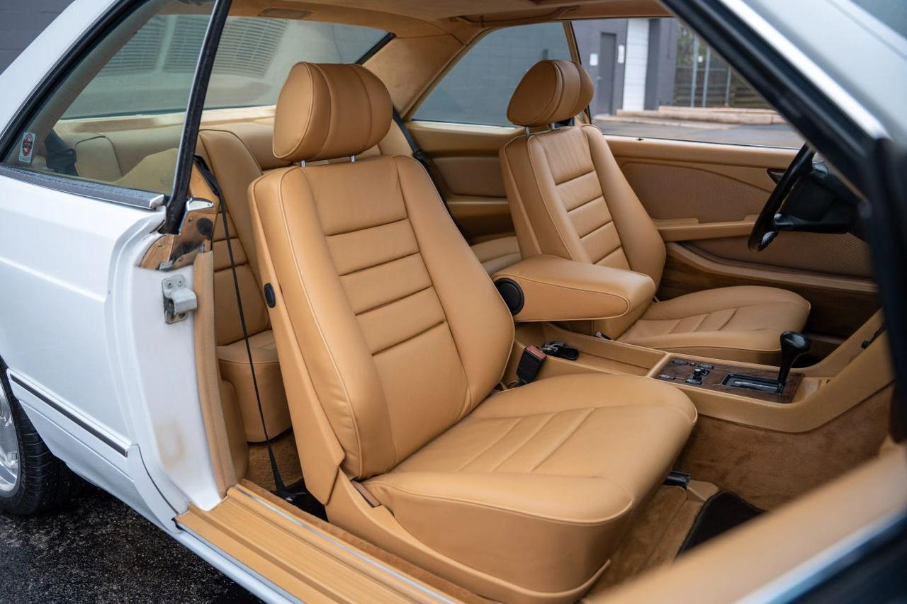 1987 Mercedes-Benz 560 Series