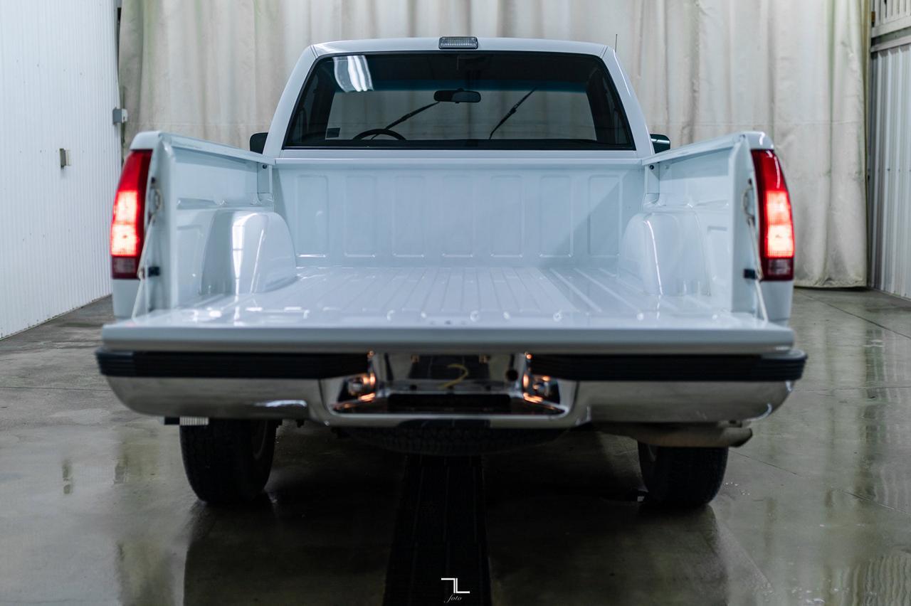 1989 GMC Sierra 1500 4x2 Reg Cab SLE Red Deer AB