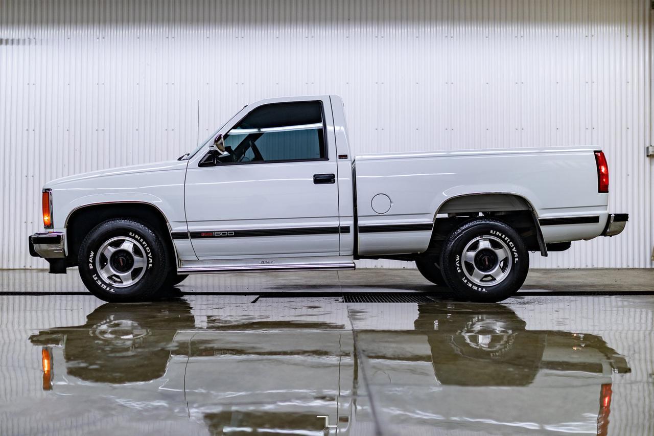 1989 GMC Sierra 1500 4x2 Reg Cab SLE Red Deer AB