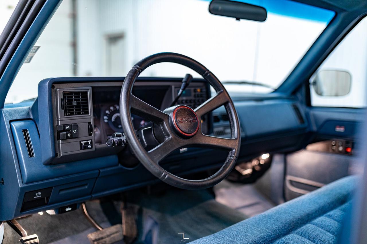 1989 GMC Sierra 1500 4x2 Reg Cab SLE Red Deer AB