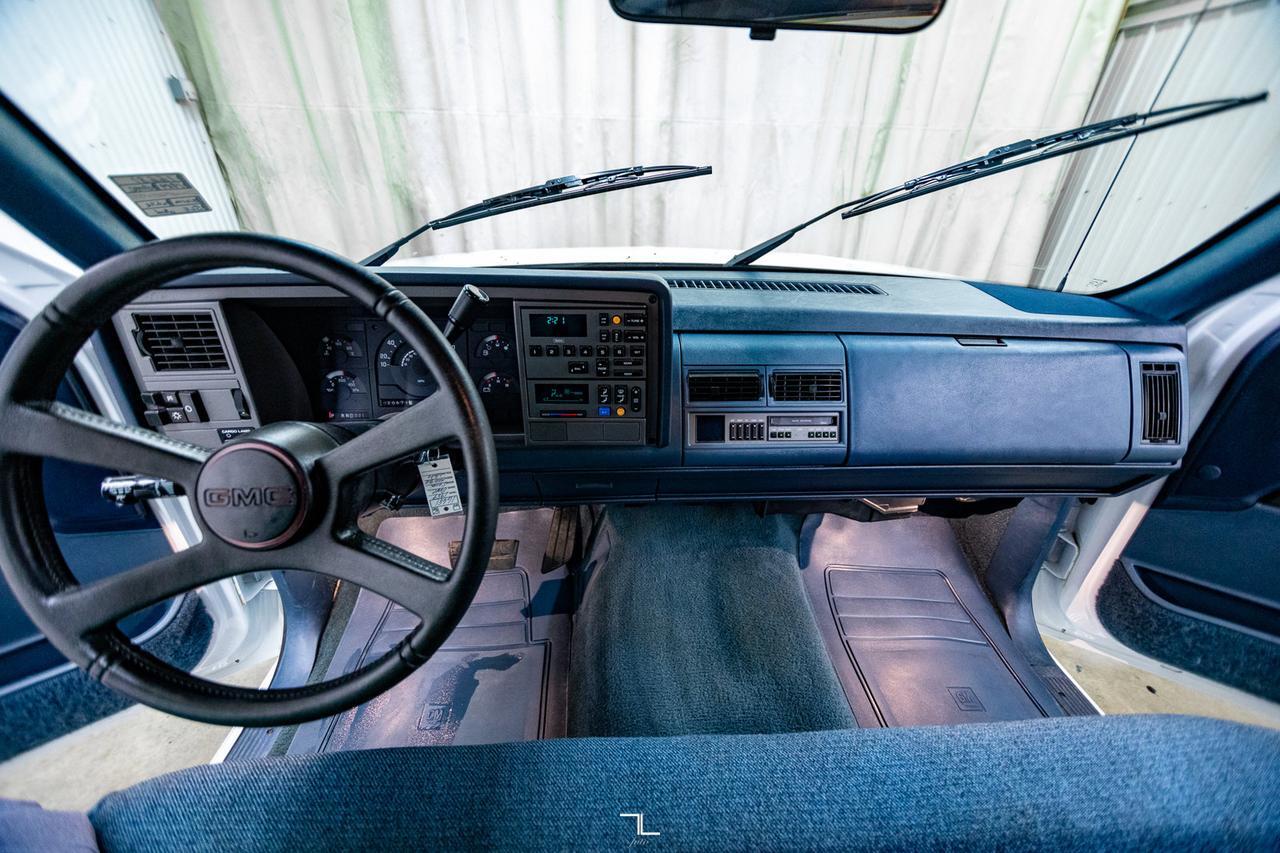 1989 GMC Sierra 1500 4x2 Reg Cab SLE Red Deer AB
