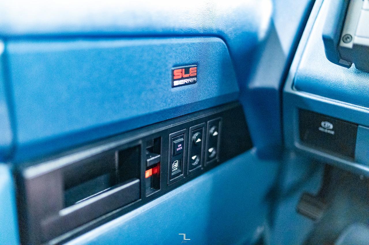 1989 GMC Sierra 1500 4x2 Reg Cab SLE Red Deer AB