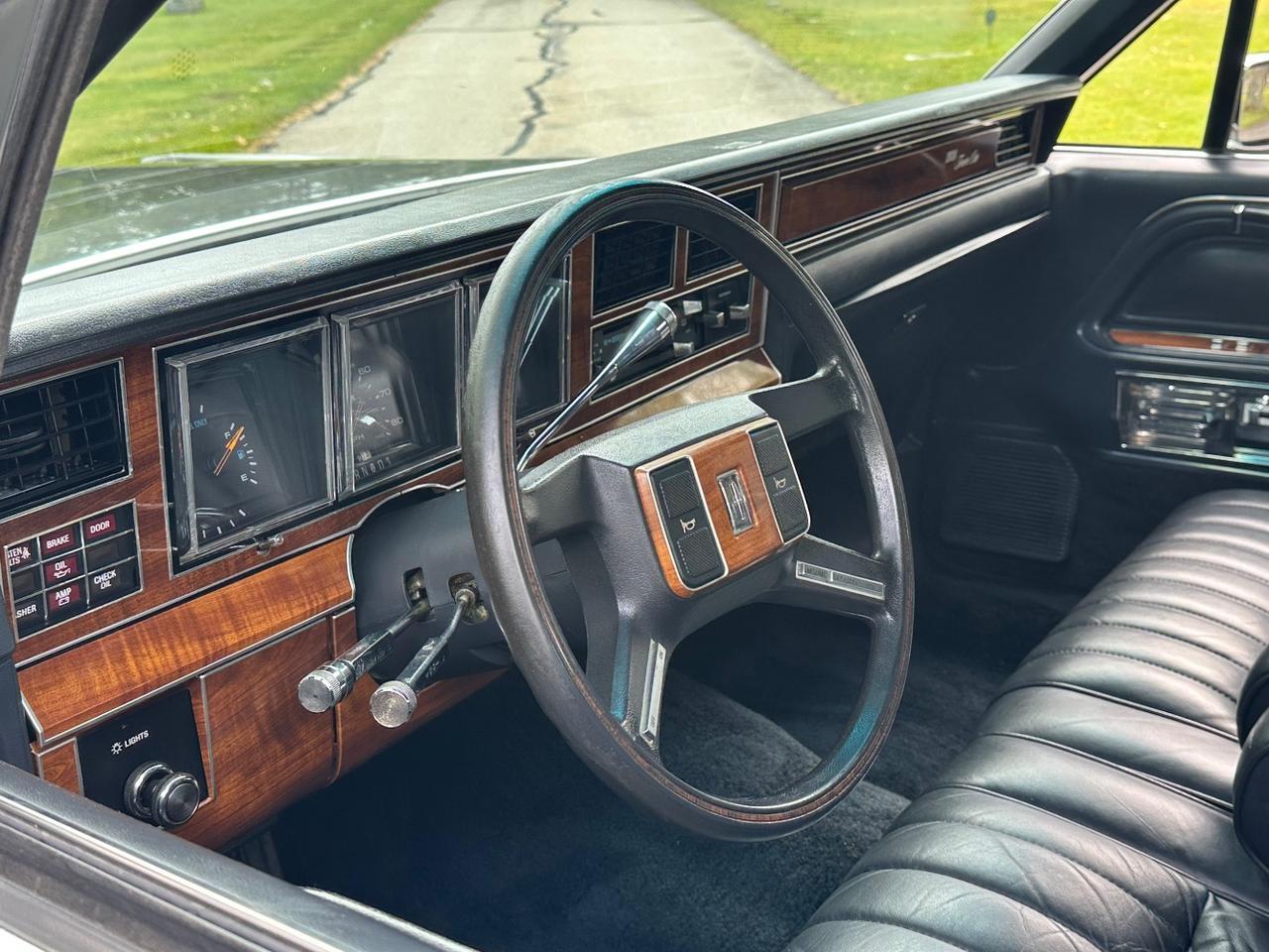 1989 Lincoln Town Car SEDAN Charlton MA