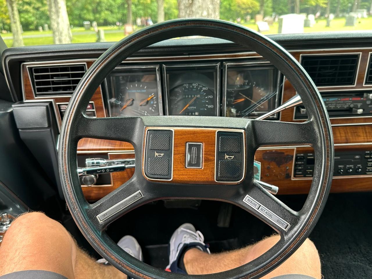 1989 Lincoln Town Car SEDAN Charlton MA