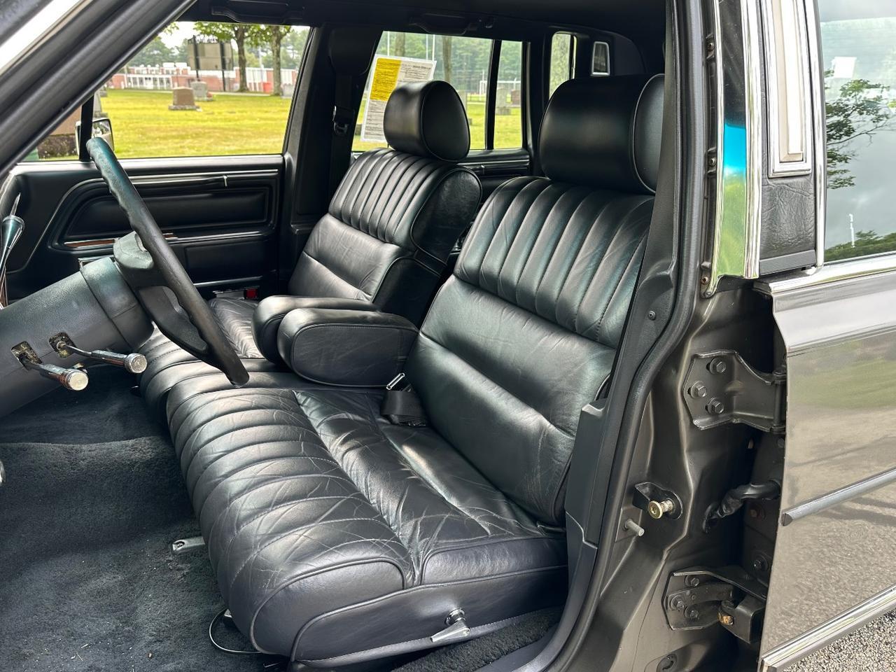 1989 Lincoln Town Car SEDAN Charlton MA