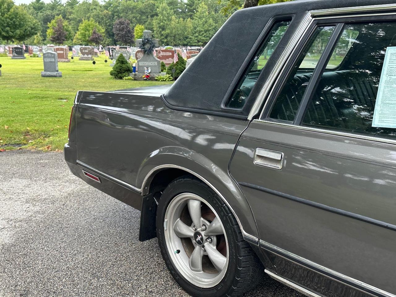 1989 Lincoln Town Car SEDAN Charlton MA