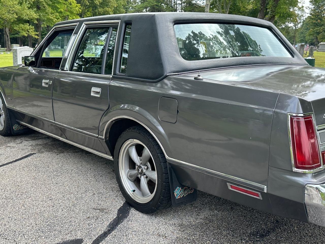 1989 Lincoln Town Car SEDAN Charlton MA