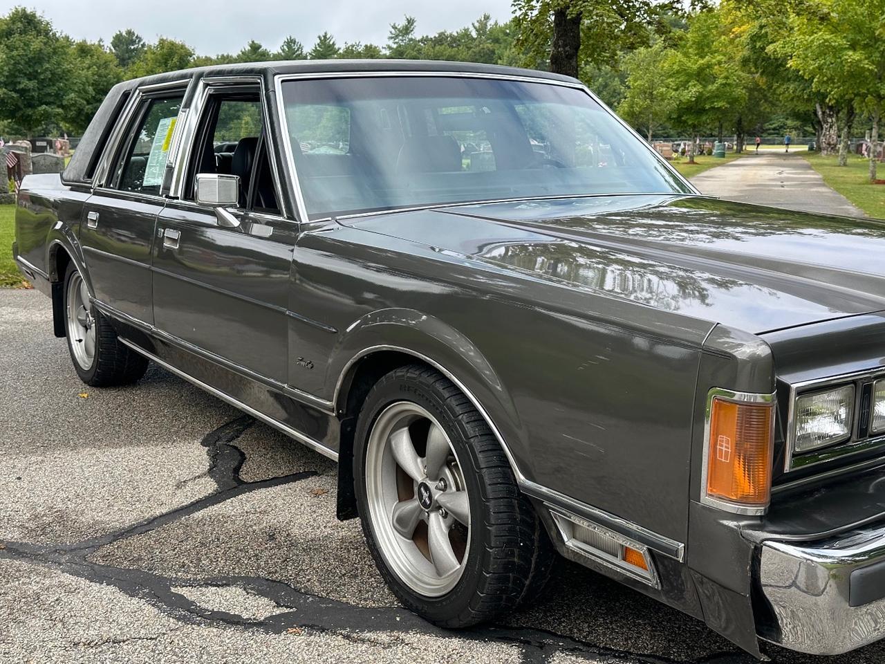 1989 Lincoln Town Car SEDAN Charlton MA