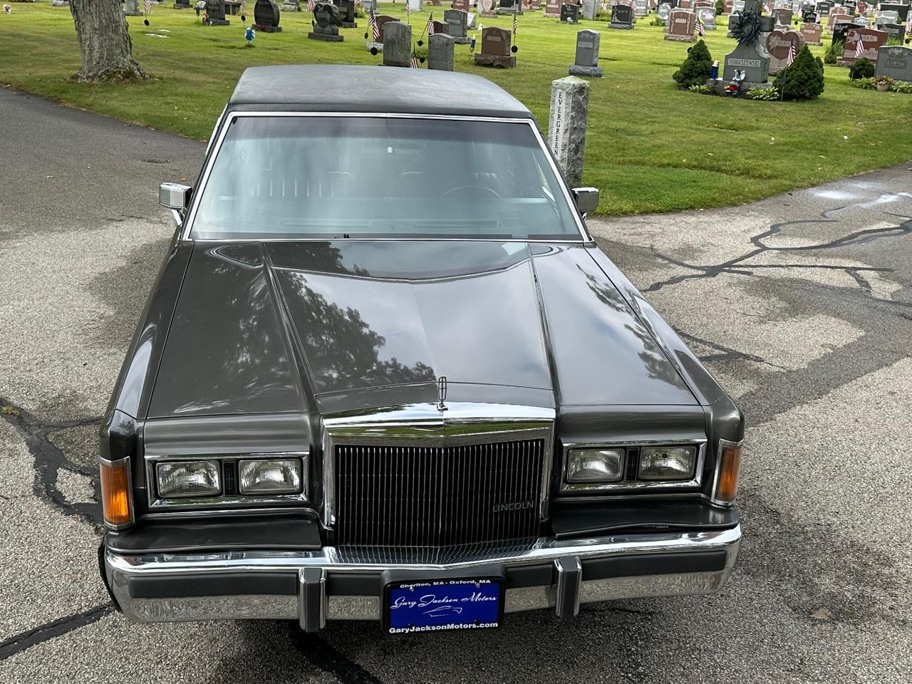 1989 Lincoln Town Car SEDAN Charlton MA