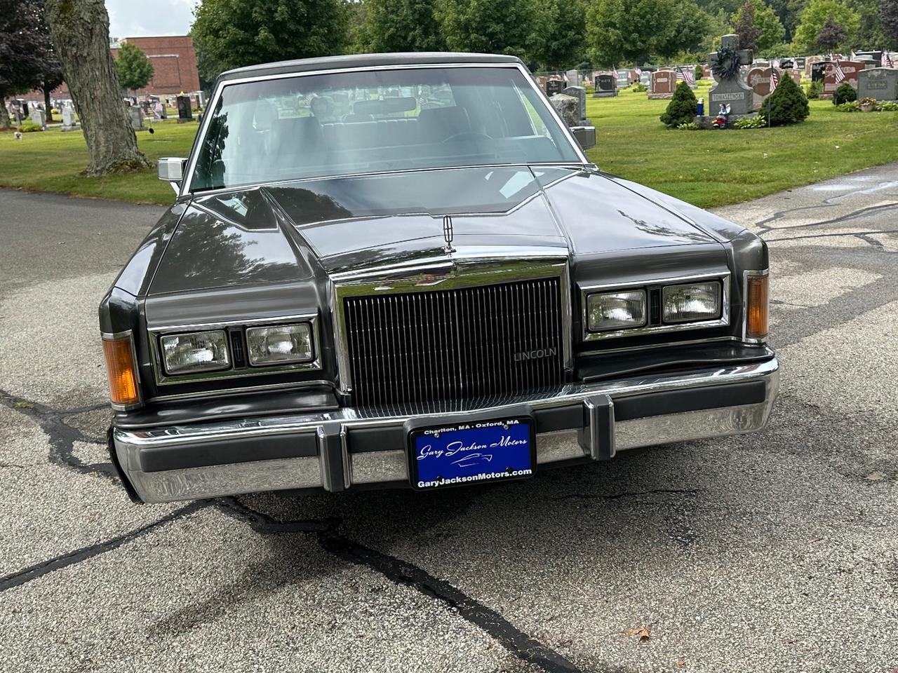 1989 Lincoln Town Car SEDAN Charlton MA