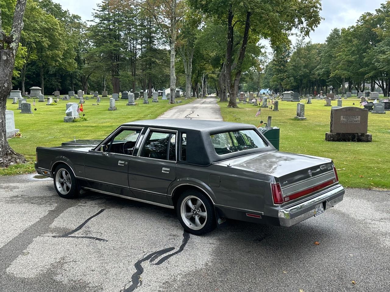 1989 Lincoln Town Car SEDAN Charlton MA