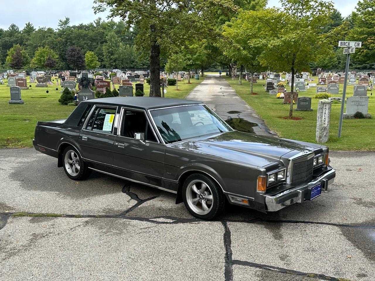 1989 Lincoln Town Car SEDAN Charlton MA