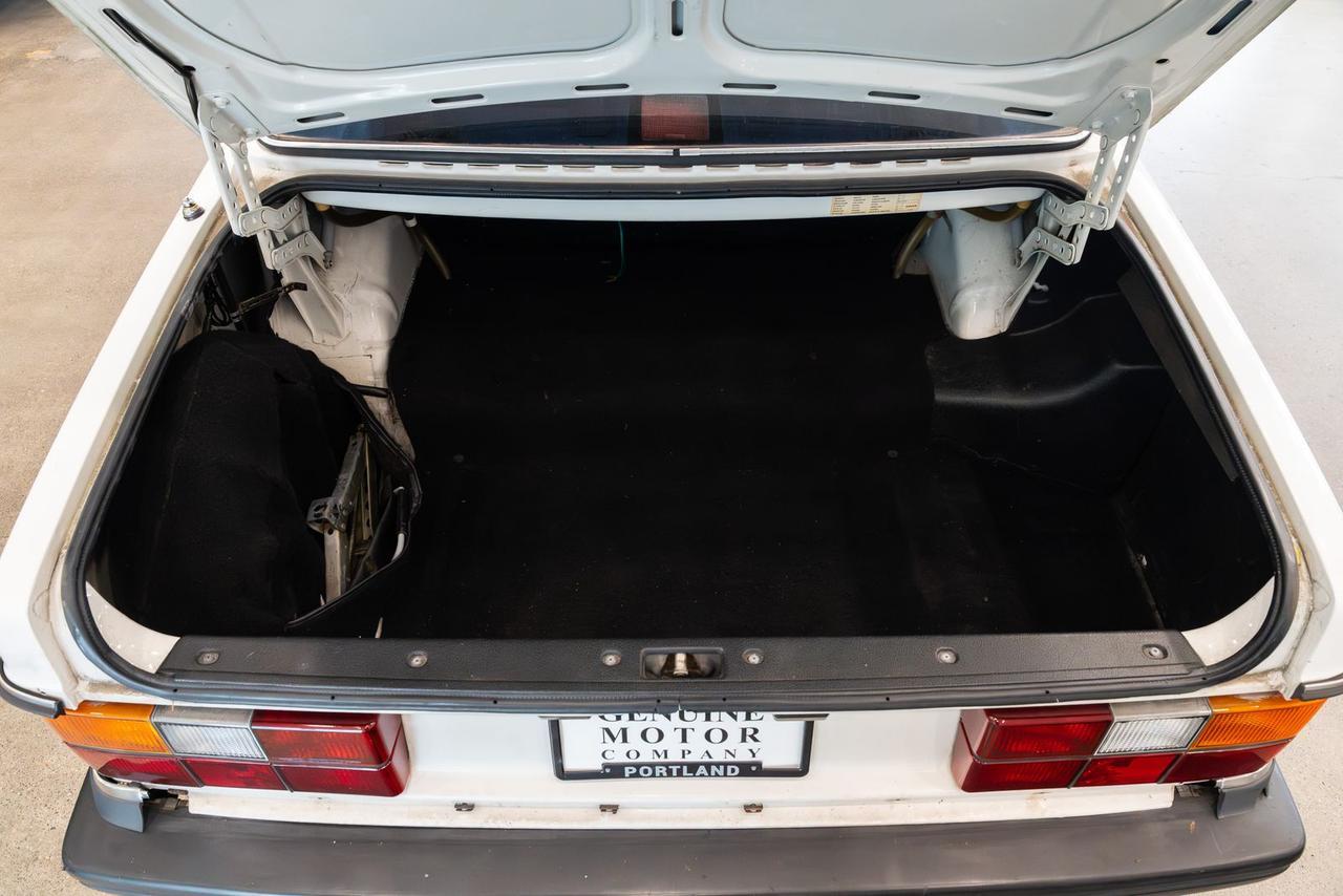 1989 Volvo 240 DL Gladstone OR