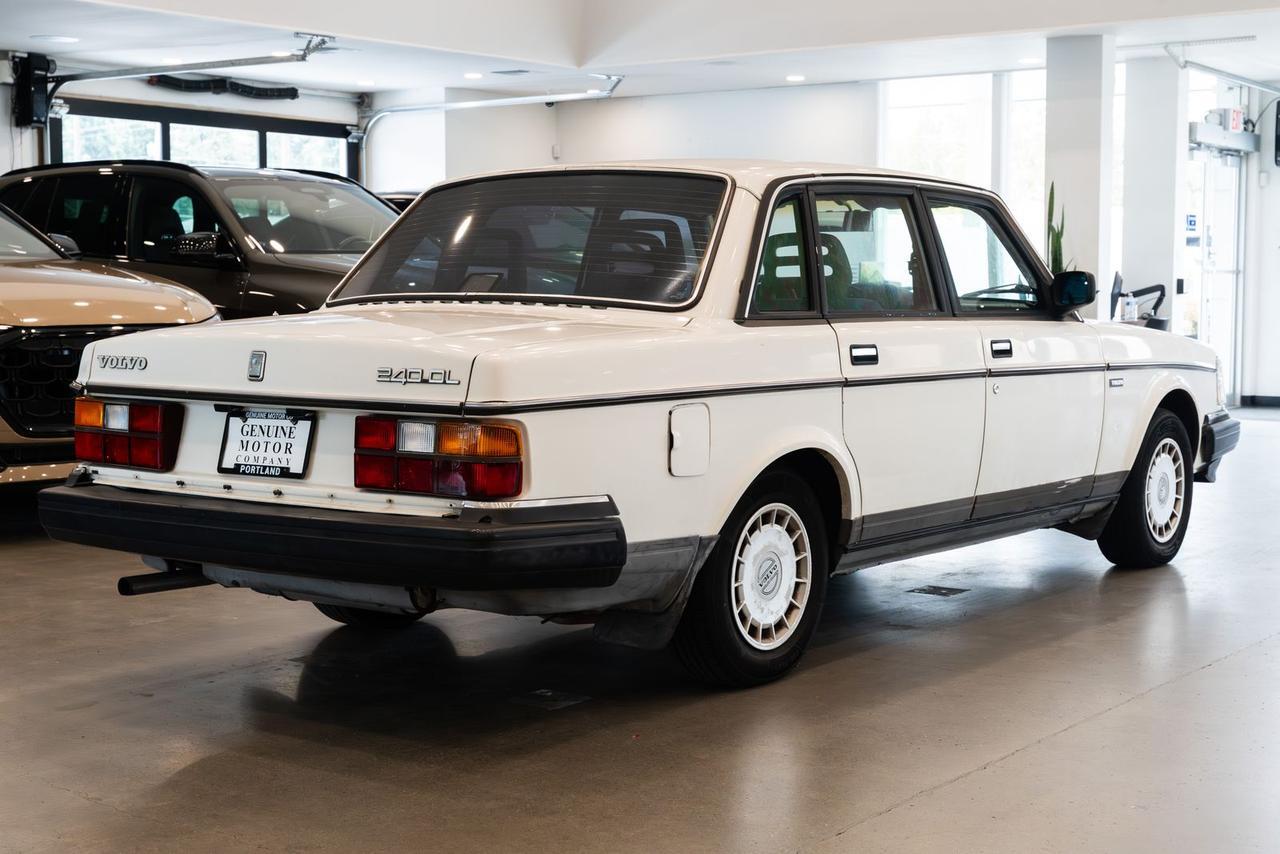 1989 Volvo 240 DL Gladstone OR
