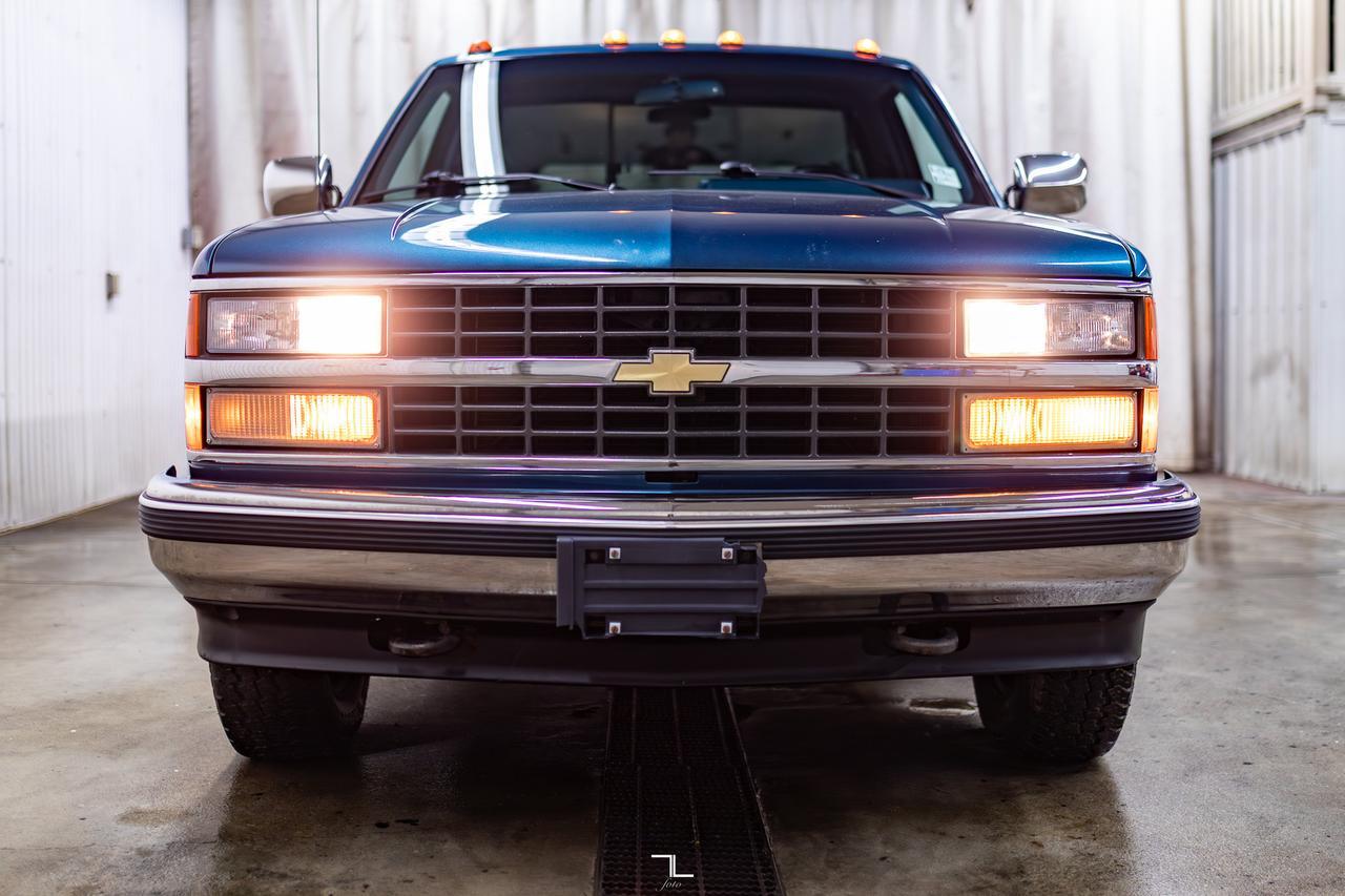 1990 Chevrolet K1500 4x4 Reg Cab Sport Short Box Topper Red Deer AB