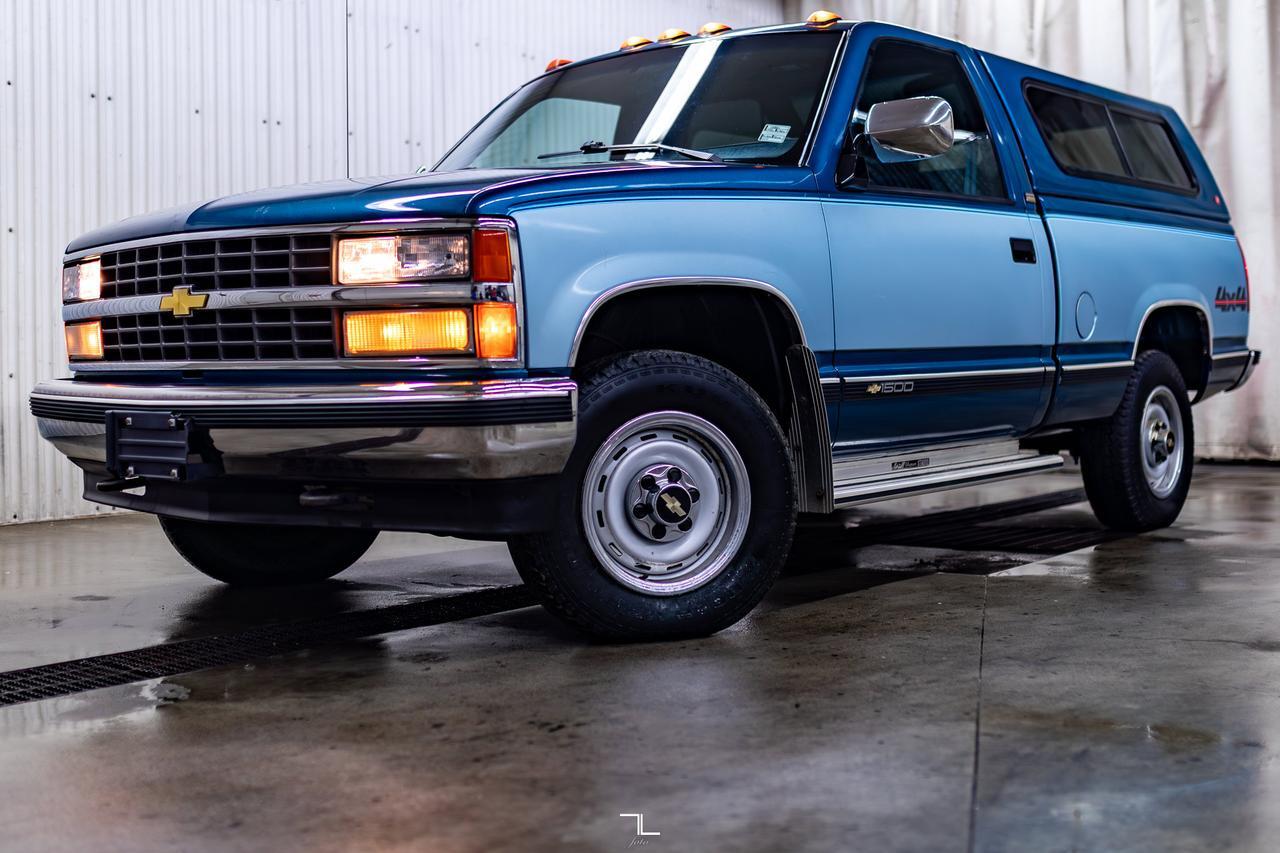 1990 Chevrolet K1500 4x4 Reg Cab Sport Short Box Topper Red Deer AB