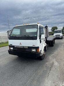 1990_Mitsubishi_Fuso FH100 21' Rollback w Wheellift__ Henrico VA