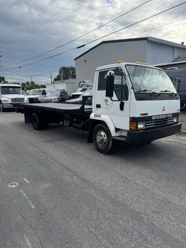 1990 Mitsubishi Fuso FH100 21' Rollback w Wheellift  Henrico VA
