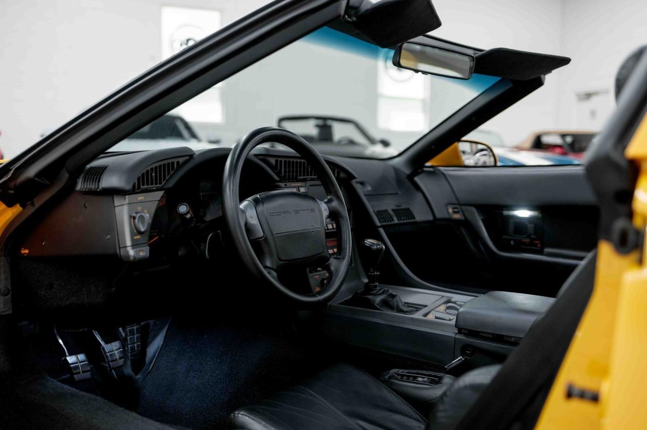 1991 Chevrolet Corvette ZR-1 Shinoda/Rick Mears Special Edition