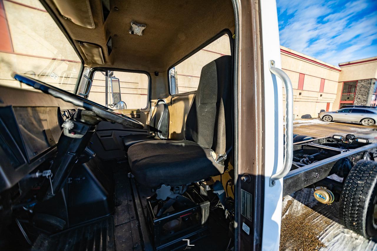 1991 International 4900 Day Cab & Chassis Diesel Red Deer AB