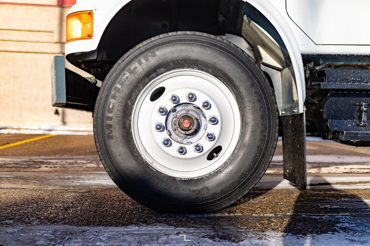1991 International 4900 Day Cab & Chassis Diesel Red Deer AB