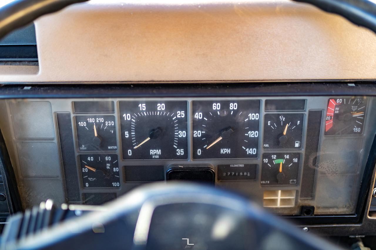 1991 International 4900 Day Cab & Chassis Diesel Red Deer AB