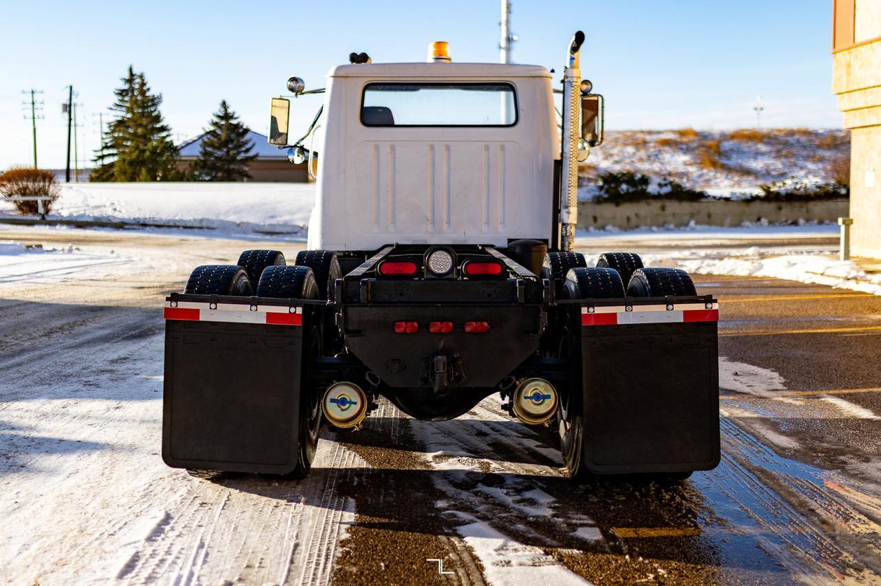 1991 International 4900 Day Cab & Chassis Diesel Red Deer AB