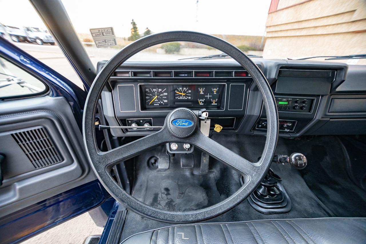 1993 Ford F-700 4x2 Reg Cab 22 Ft. Cube Van Manual Red Deer AB