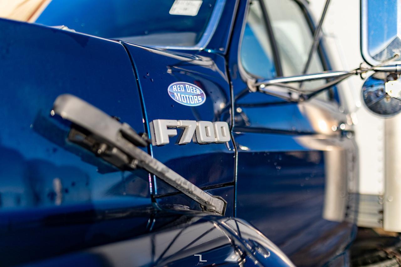 1993 Ford F-700 4x2 Reg Cab 22 Ft. Cube Van Manual Red Deer AB