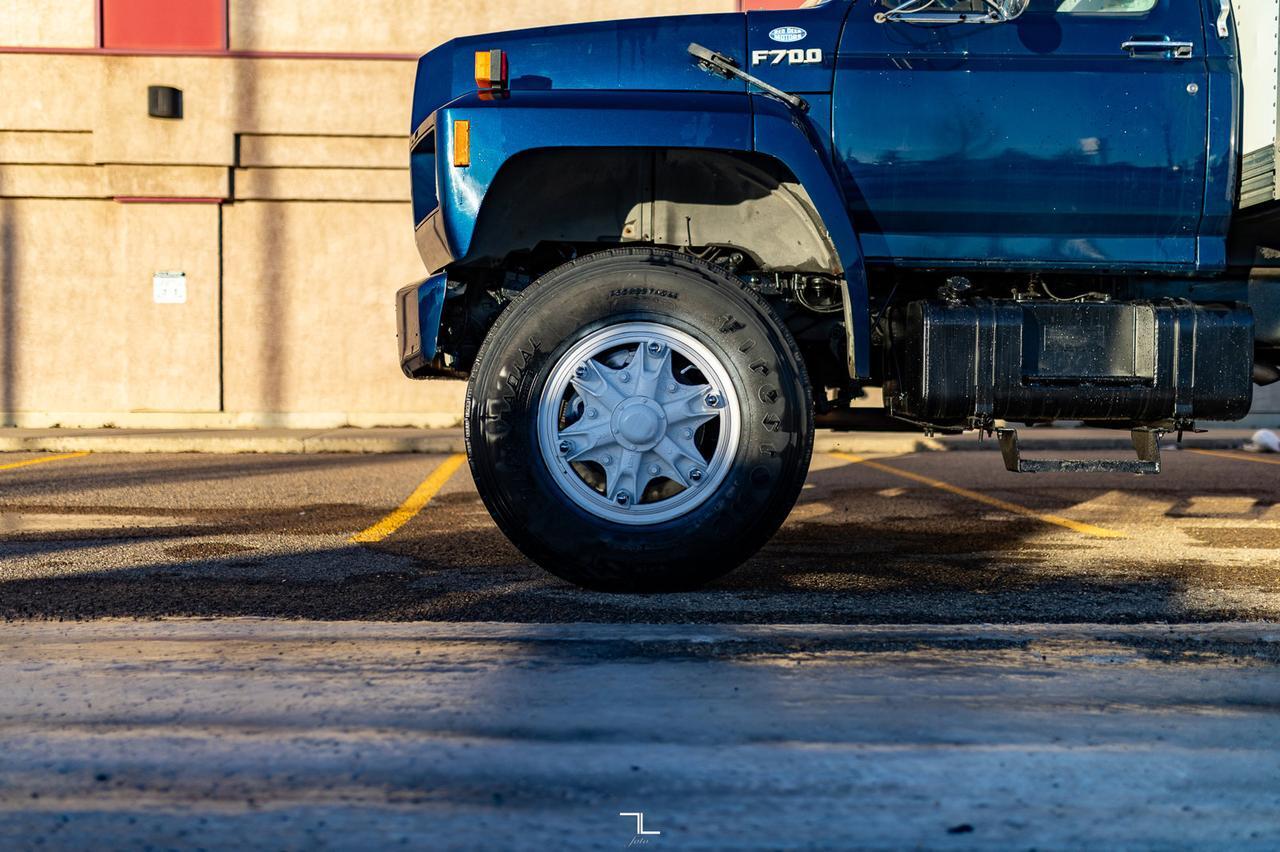 1993 Ford F-700 4x2 Reg Cab 22 Ft. Cube Van Manual Red Deer AB