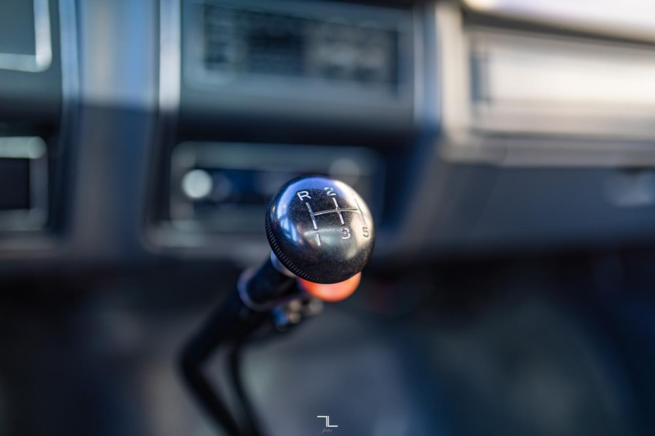 1993 Ford F-700 4x2 Reg Cab 22 Ft. Cube Van Manual Red Deer AB