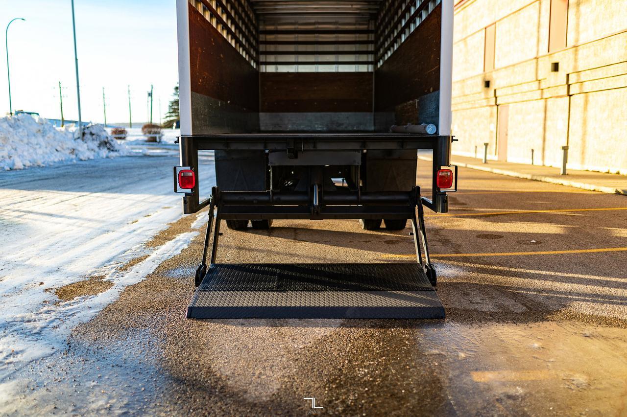 1993 Ford F-700 4x2 Reg Cab 22 Ft. Cube Van Manual Red Deer AB