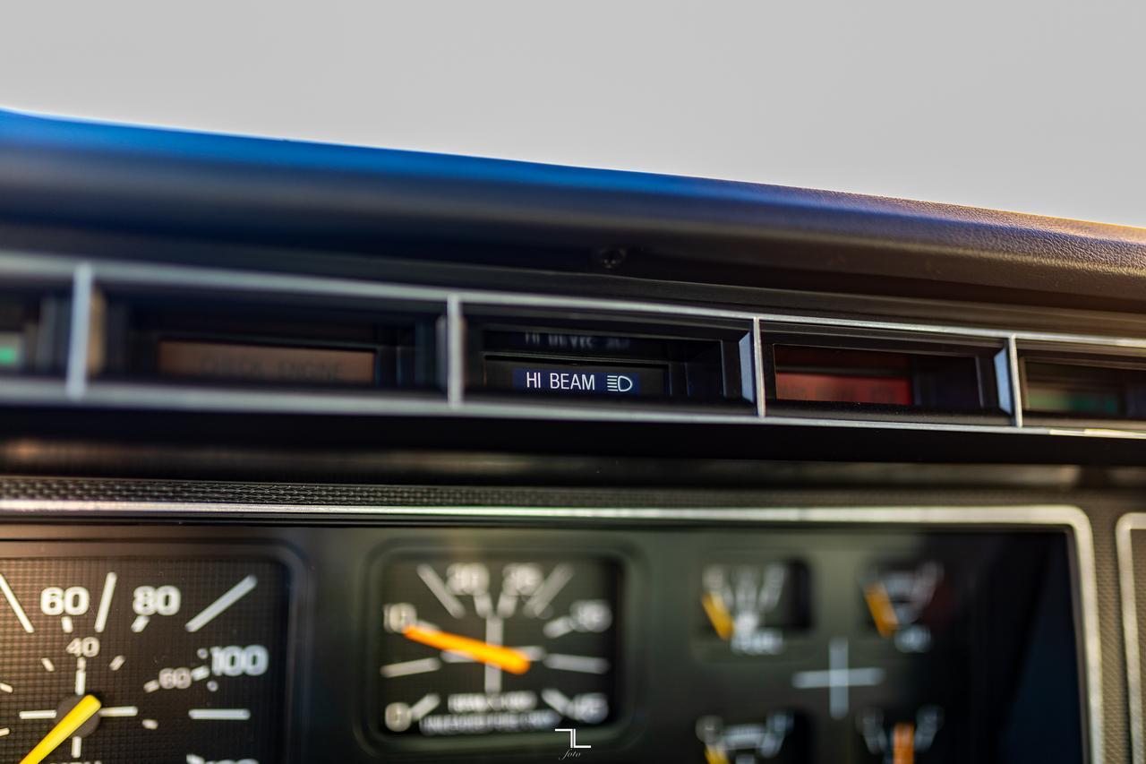 1993 Ford F-700 4x2 Reg Cab 22 Ft. Cube Van Manual Red Deer AB