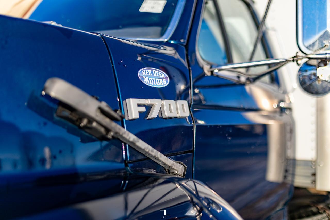 1993 Ford F-700 4x2 Reg Cab 22 Ft. Cube Van Manual Red Deer AB