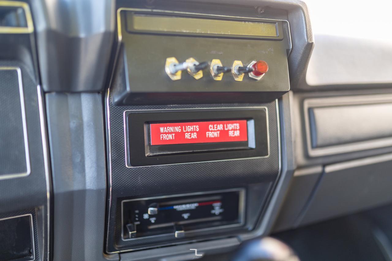 1993 Ford F-700 Daycab Water Tank Truck Manual Red Deer AB