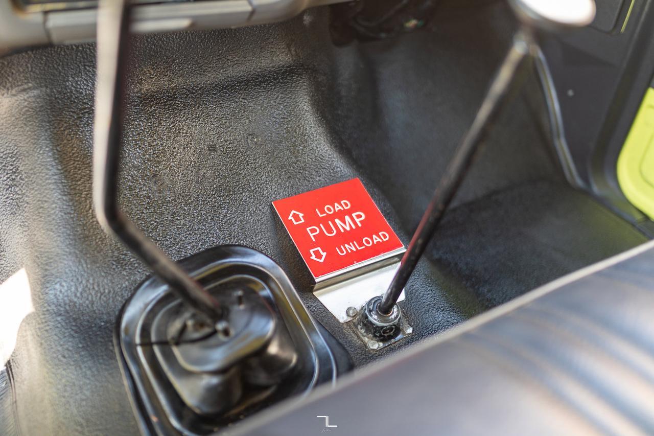 1993 Ford F-700 Daycab Water Tank Truck Manual Red Deer AB