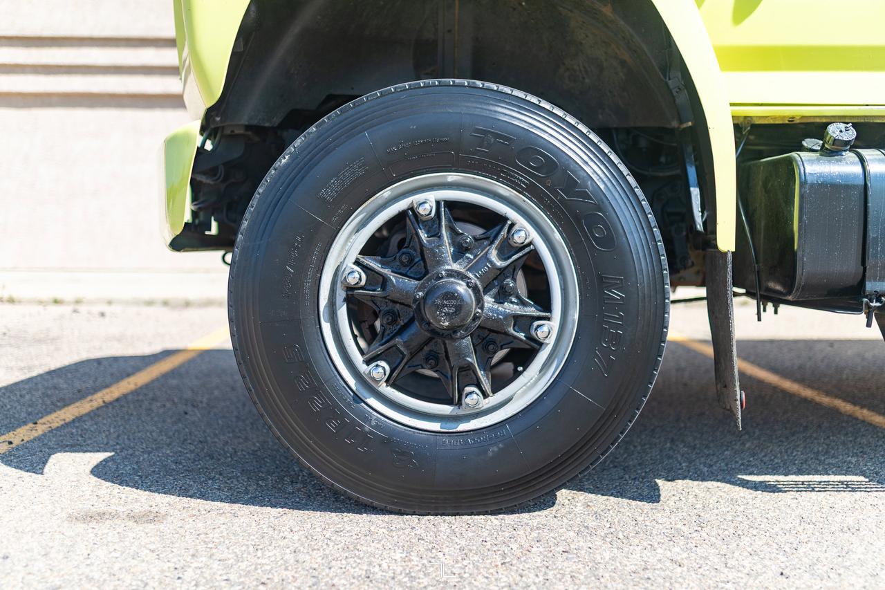 1993 Ford F-700 Daycab Water Tank Truck Manual Red Deer AB