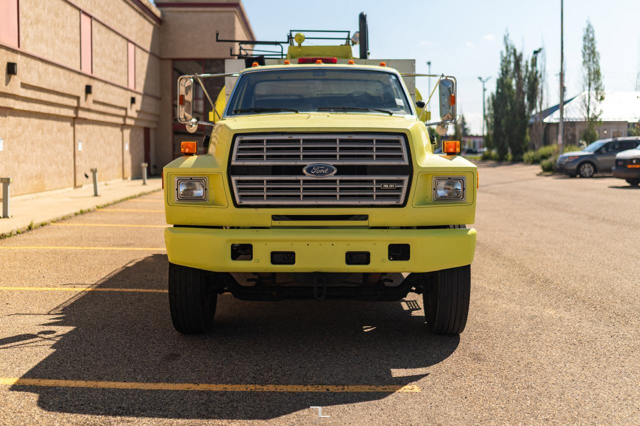 1993 Ford F-700 Daycab Water Tank Truck Manual Red Deer AB