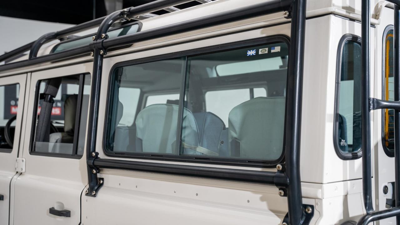 1993 Land Rover Defender 110 NAS Franklin TN