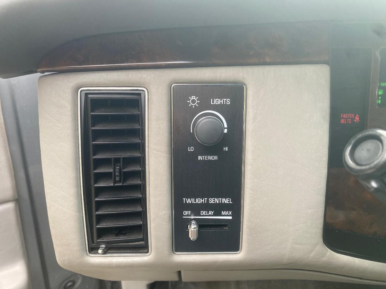 1994 Cadillac Fleetwood Standard Charlton MA