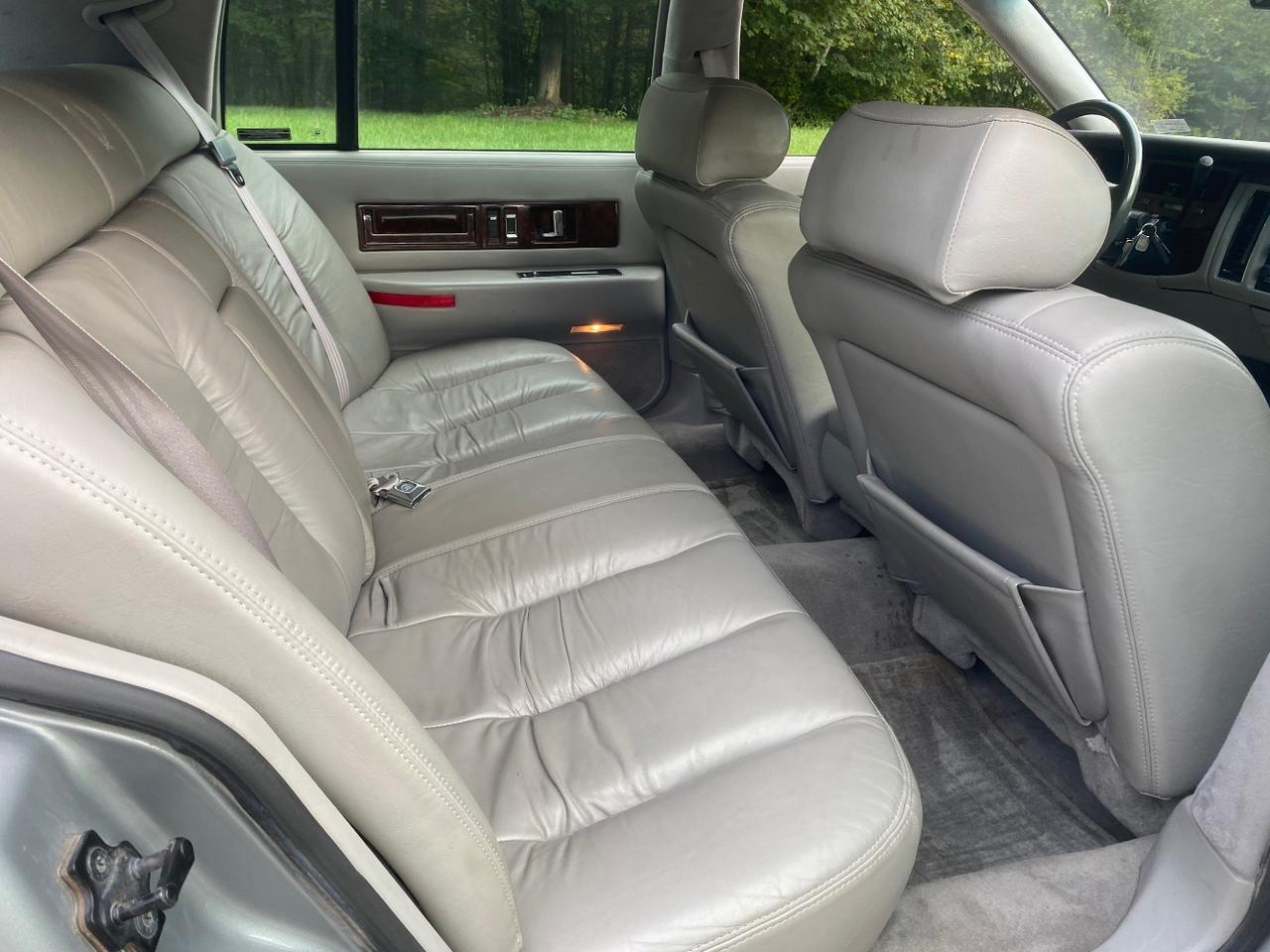 1994 Cadillac Fleetwood Standard Charlton MA